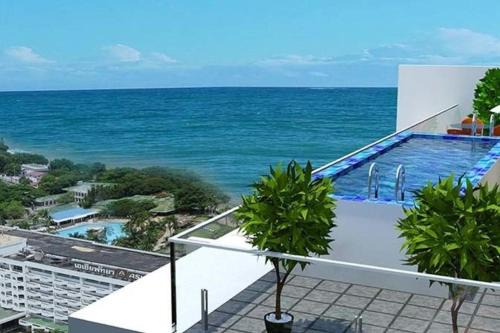 Pratamnak Pattaya Luxury Condo, Golf, Ocean View in Pattaya South