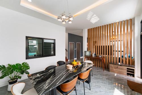 Private Pool Villa near BKK airport Mega bangna 2 nights