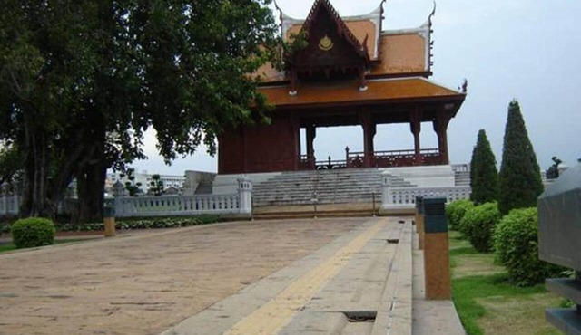 Rambuttri House in Bangkok
