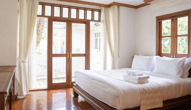 Royal Riverside Villa | River View Suite