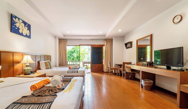 Sailom Resort Bangsaphan in Bang Saphan