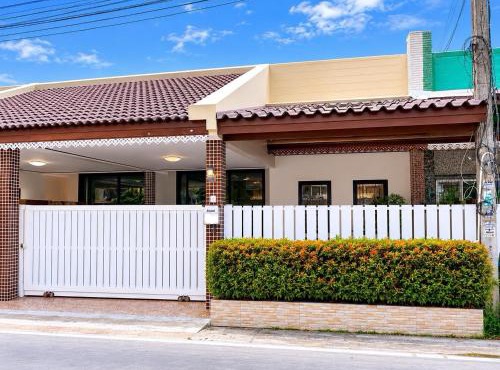 SB Cozy House Near Wongamat Beach