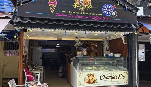 Scandalic Charlie's Eis Bar and Guest house in Pattaya