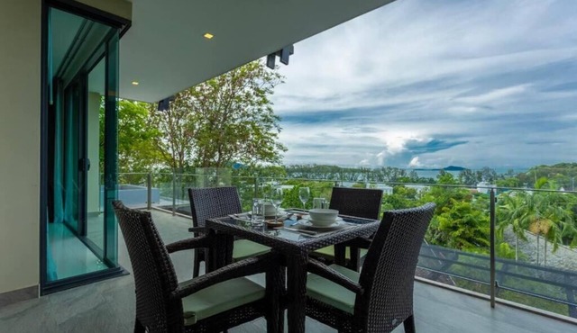 Sea View the tree 1BR Condo 500m Walk 2 BeachC260 in Tambon Rawai