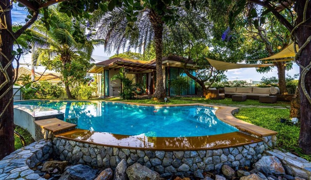 Secluded Oasis for Family and Friends (BM5)