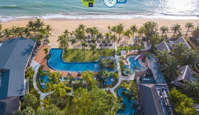 (SHA+)King Bed+Jacuzzi Pool Access room Seaside (S3)