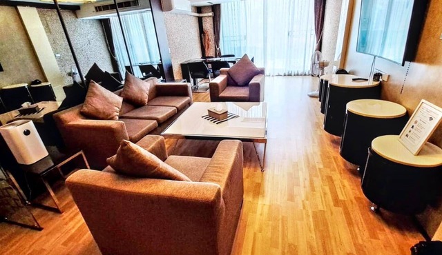 Short-Term Rental Allowed - 2C Downtown Bkk Serviced Apartment