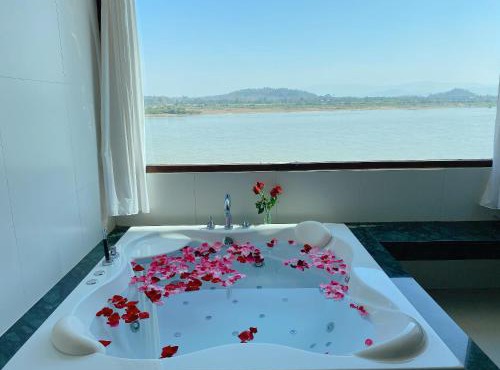 Siam Triangle Hotel Chiang Sean in Chiang Saen