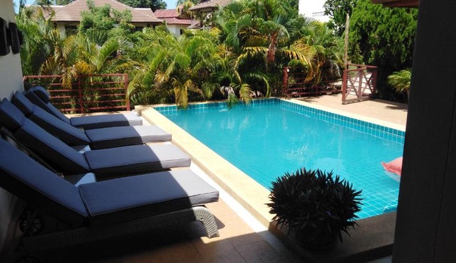 Spacious ocean view pool villa in Maret