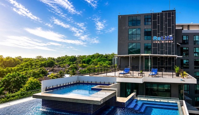 Studio Aira| Rooftop Pool | Relife Naiharn Beach