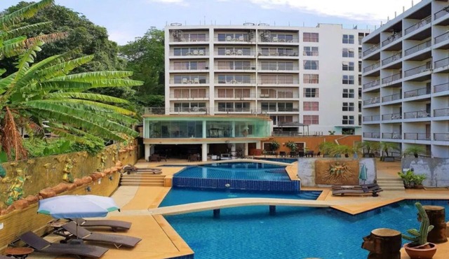 Studio Pool/Mountainview 45m2 Condo in Tambon Patong