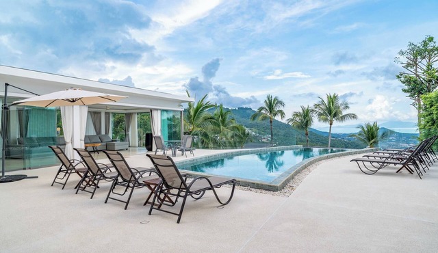 Stunning 6-bedroom retreat with mesmerizing sea views, saltwater infinity pool, and rooftop solarium