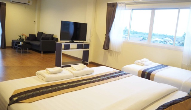 Suksomboon Hotel in Surat Thani