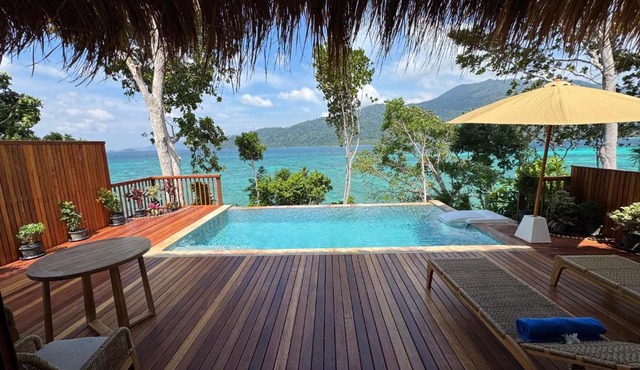 Ten Moons Sunset Villas in Ko Lipe