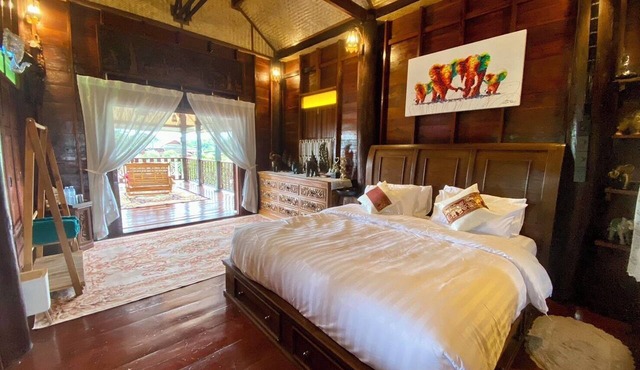 The Elephant House and Pool Villas in San Pa Thong