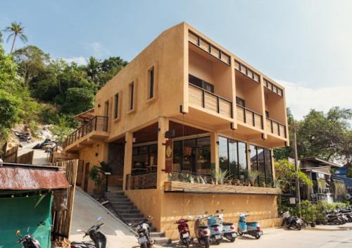The Petra Boutique Studios