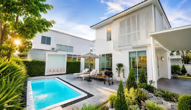 THE RUX Pool Villa S14 in Ban Khlong Lat Bua Khao