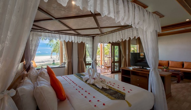 The Sunset Beach Resort Koh Kho Khao in Takua Pa