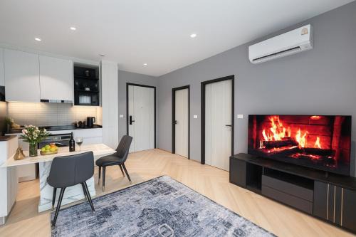 The Title Legendary Bang Tao - Modern 1BR Resort Apartment