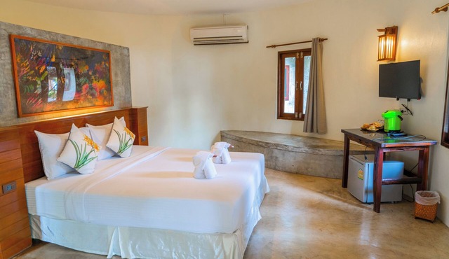 The Tropical Beach Resort in Ko Chang