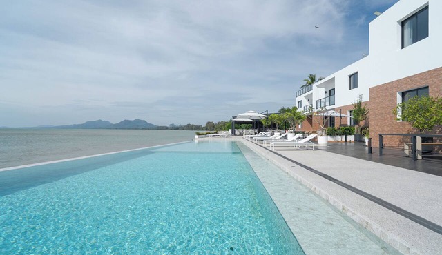 The Village Chumphon Hotel in Pathio