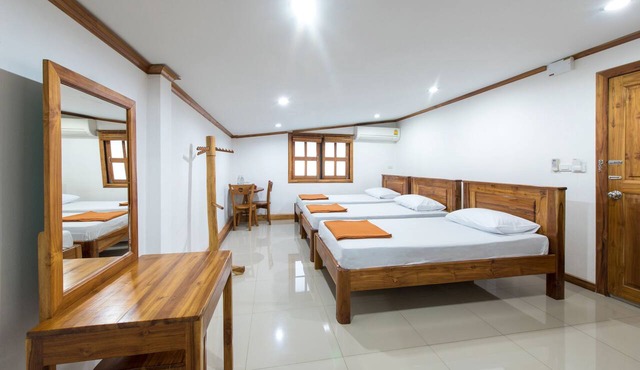 Thongphaphum Place in Thong Pha Phum