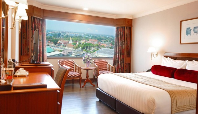 Topland Hotel & Convention Centre in Phitsanulok