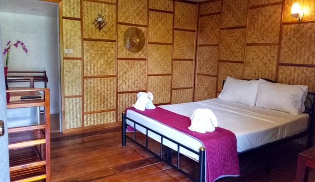 tp hut bungalows in Ko Chang