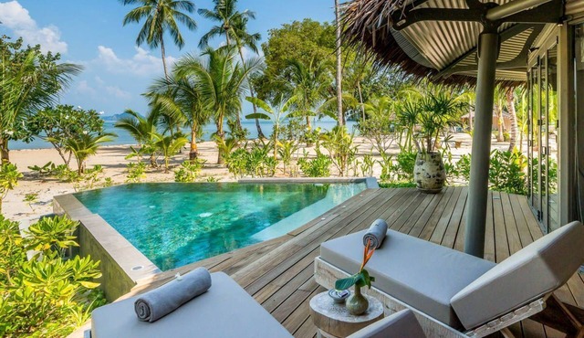 TreeHouse Villas - Beachfront Pool Villa