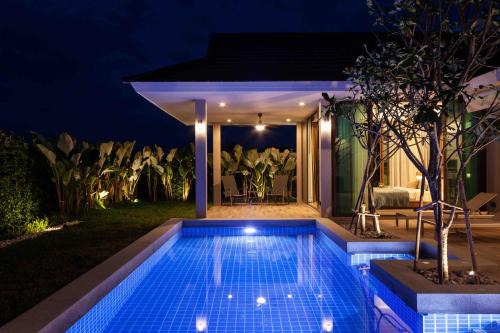 Twilight Vacation Home with Salt Pool & 3 Bedrooms