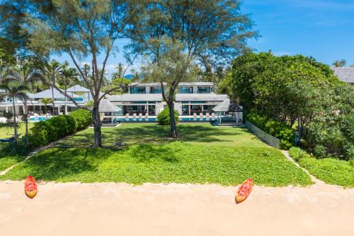 Twin Villas Natai - North & South Villa - Luxury Beach Front Villa - 8 Br Full Service