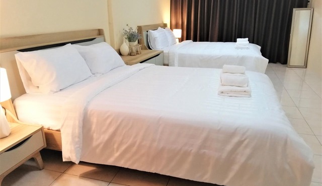 Villa Comoda near MRT Rama 9/Ratchada Night Market in Khwaeng Din Daeng