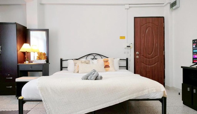 Xin Hotel at Udomsuk 29
