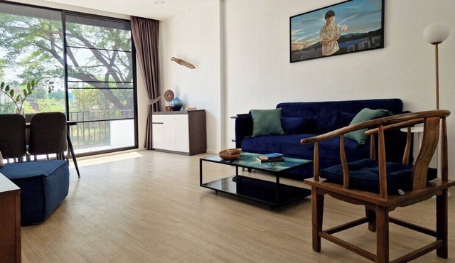 Your Local Spacious 3-story Home, Rooftop views & King Beds near Night Bazaar