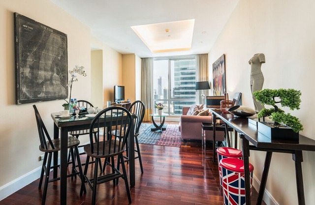 Serviced 2 Bed Panoramic Sky Villa - Pool, Gym, BTS