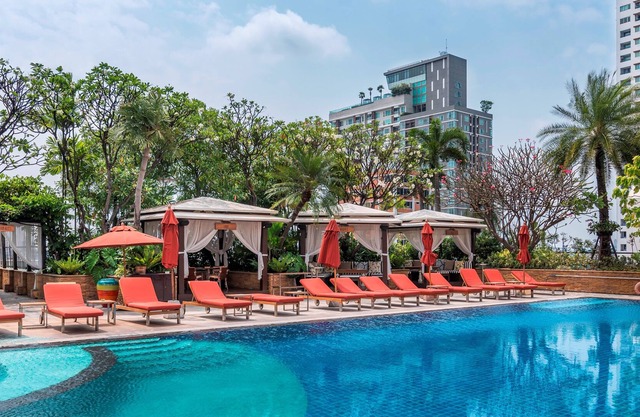Serviced 2 Bed SKY VILLAS with Pool, View and BTS