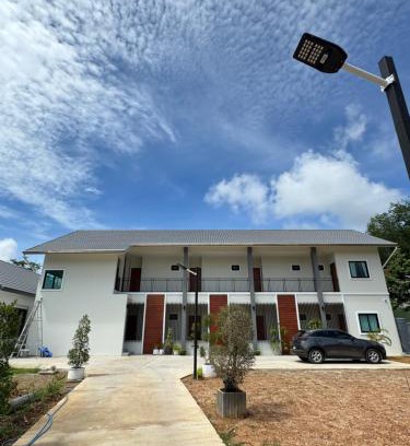 Si Sunthon Apartment | Lela Home