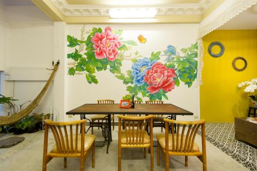 Old Phuket Town Hostel | The Neighbors Hostel