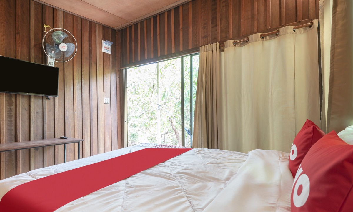 Khong Koi Beach Hotel | OYO 693 Tree House Cottage