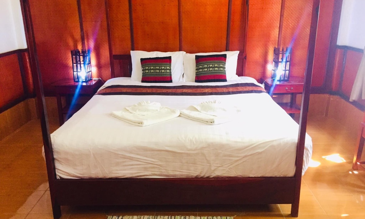 Champasak Hotel | Jenda the views