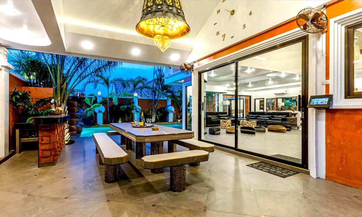South Pattaya Villa | GOLDLAND Luxury Pool Villa Pattaya Walking Street 8 Bedrooms