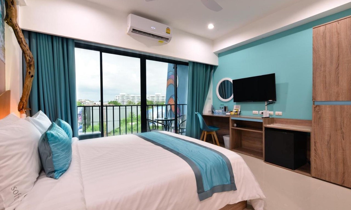 South Pattaya Hotel | Jomtien Beach Sleep Inn - Steps from Beach & Market