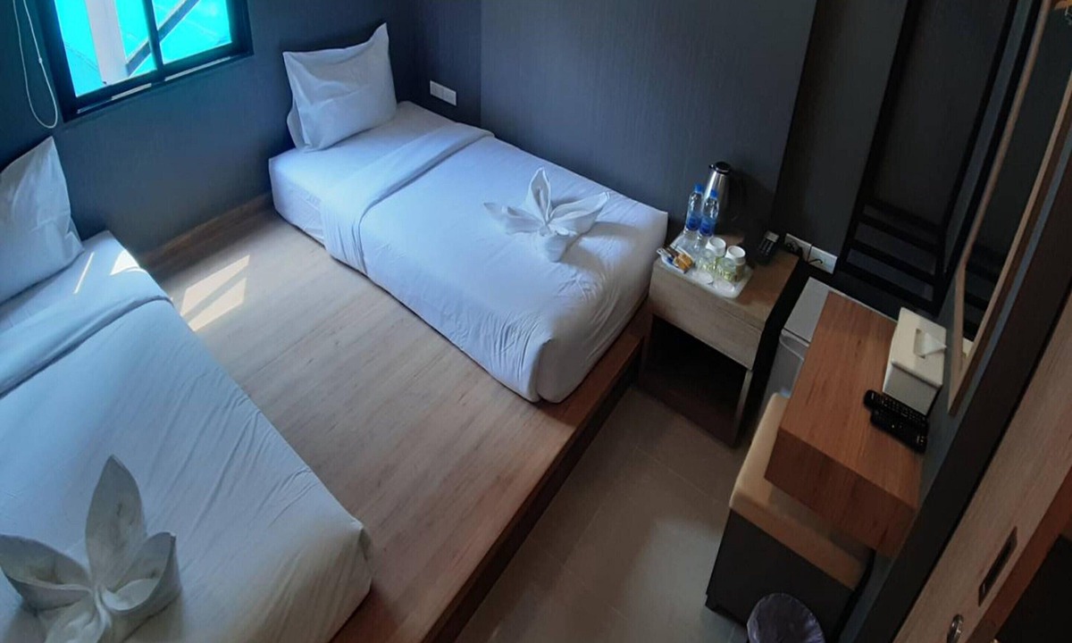 Pathumwan House | Spacious Twin Escape Deluxe Comfort for Two