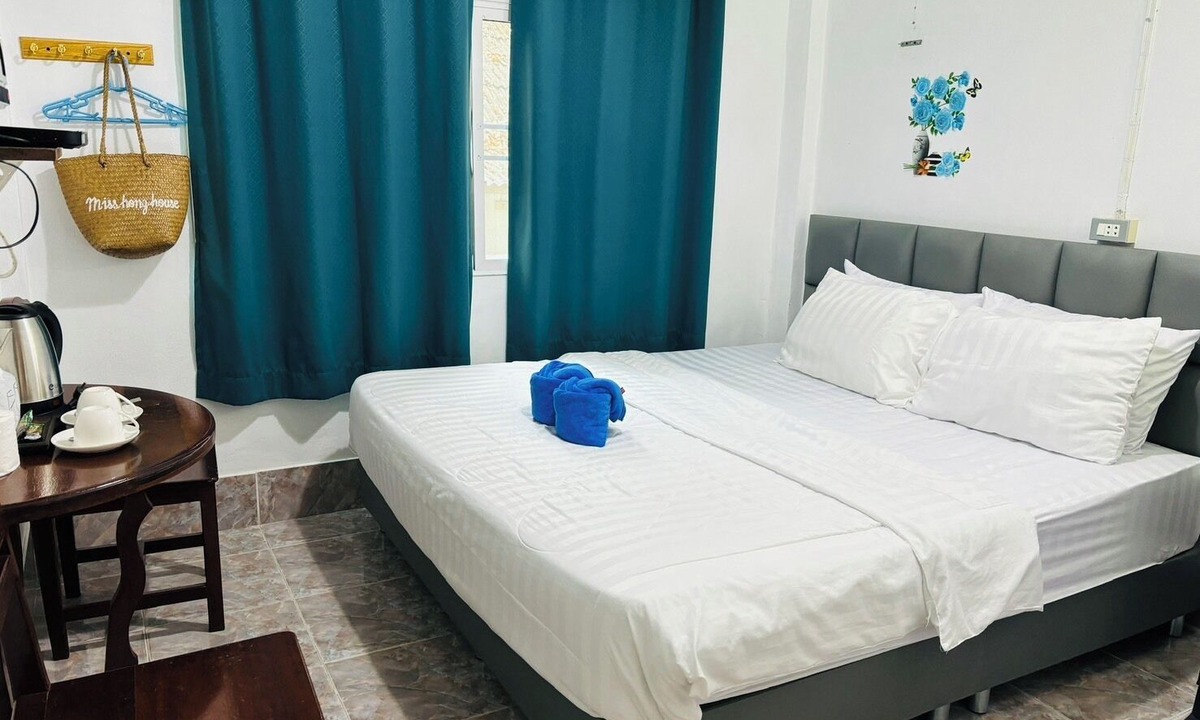 Rayong House | Miss Hong House