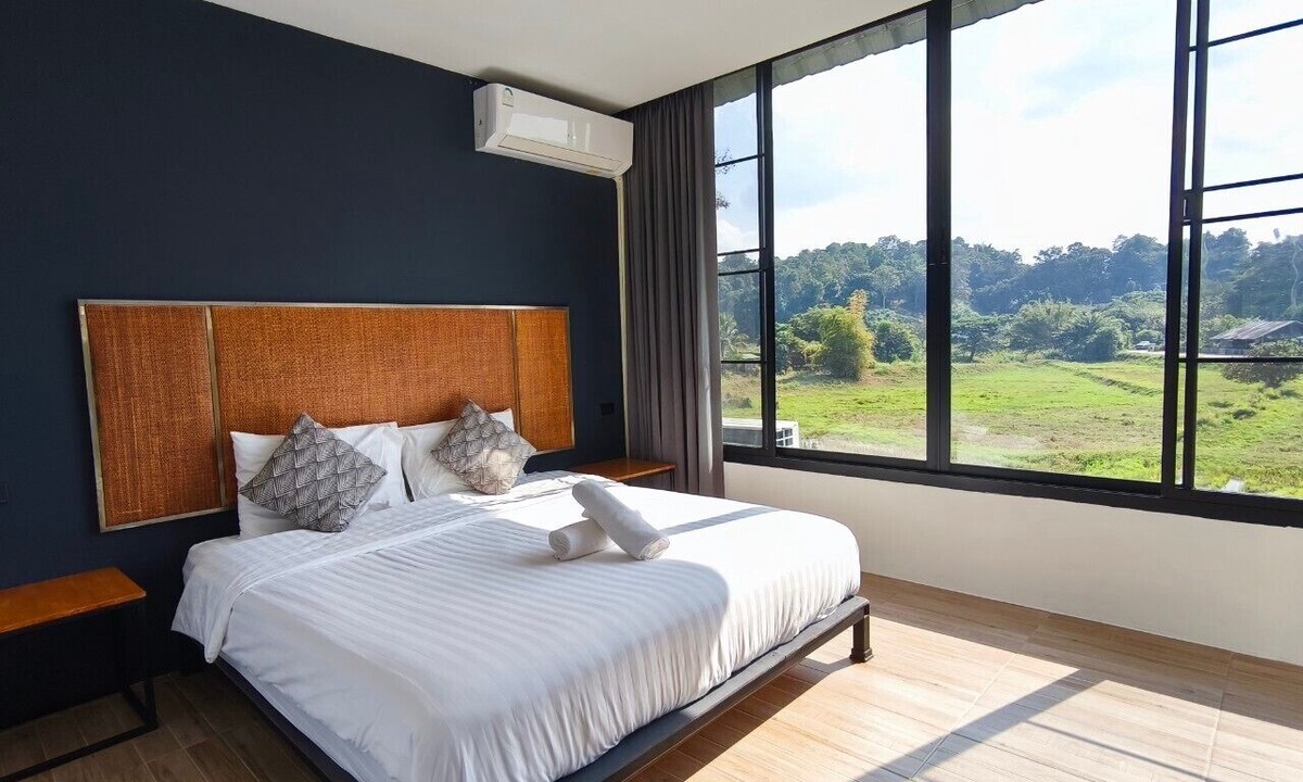 Mae Pong Villa | Brick Box Pool Villa & Café
