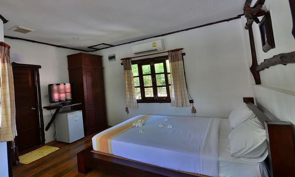 Khanom Hotel | Alongkot Beach Resort Khanom