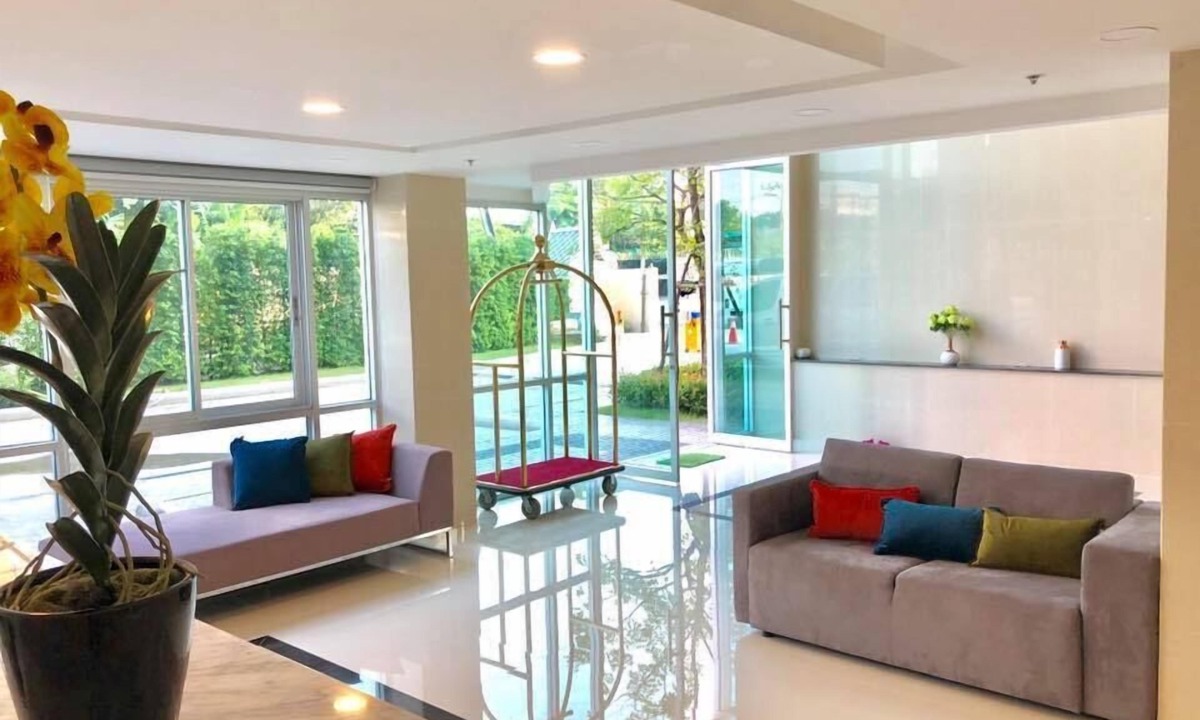 Chom Phon Apartment | The Lux Ladprao 10