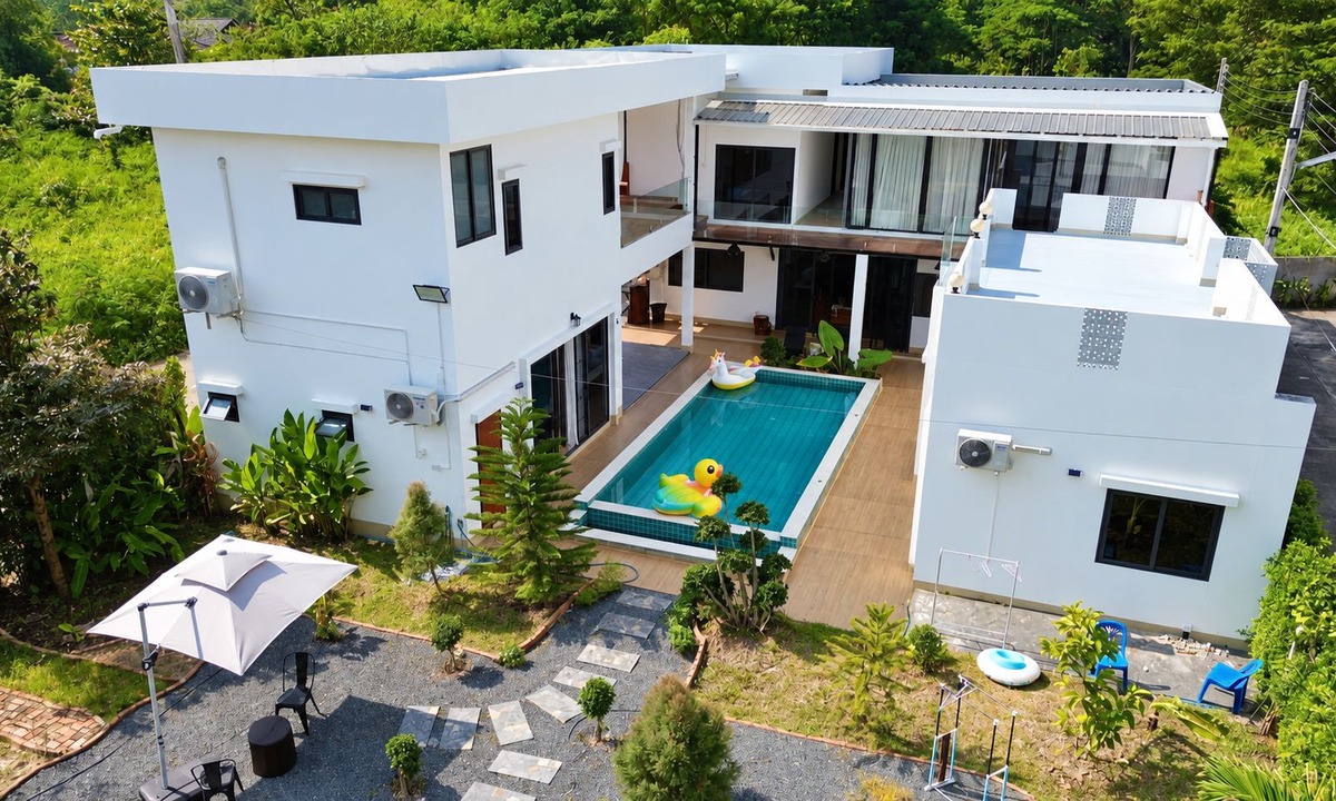 Saraphi House | Yun Prestige Villa: 6 Bedrooms, Private Pool & Garden