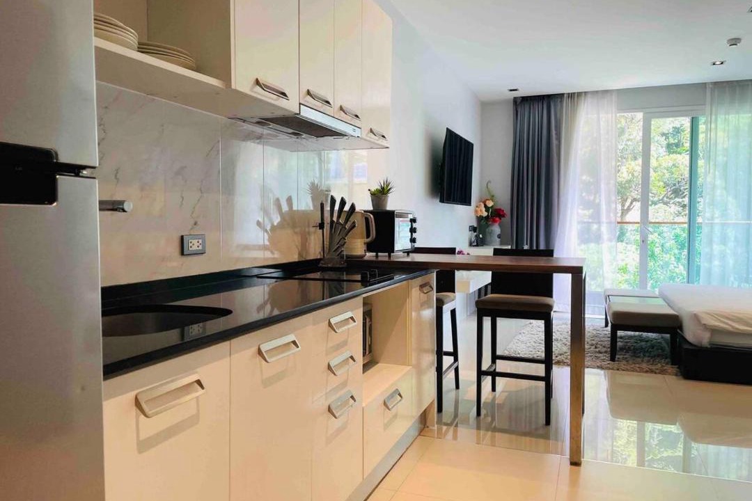 Patong Apartment | Modern Hilltop Studio in Patong