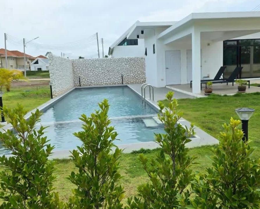 Kram Villa | Indigo Garden Villa by Somjai